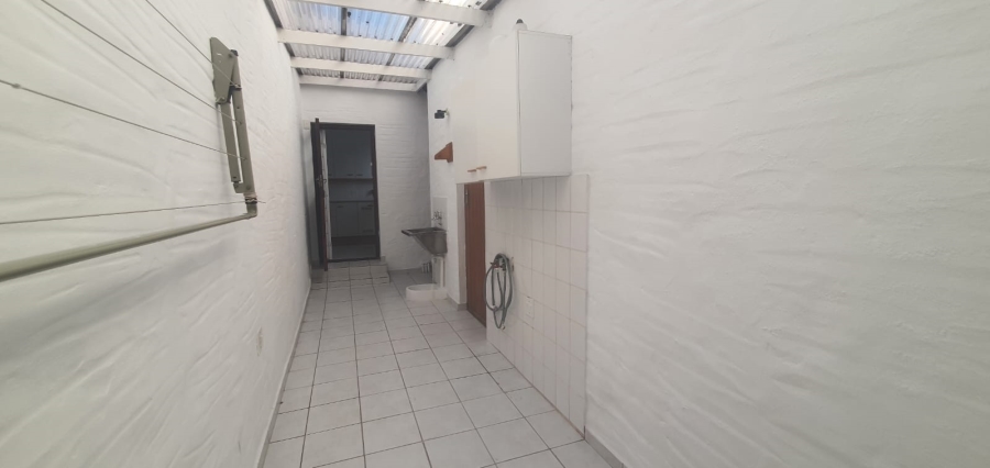 To Let 5 Bedroom Property for Rent in Constantia Western Cape